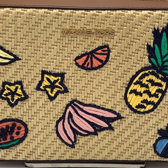 Michael Kors Island Escape Lg JSI EW Crossbody - Picture 13 of 15
